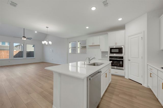 5032 Lily Creek Drive, Aubrey, TX 76227