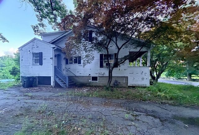 86 Andover St, North Andover, MA 01845
