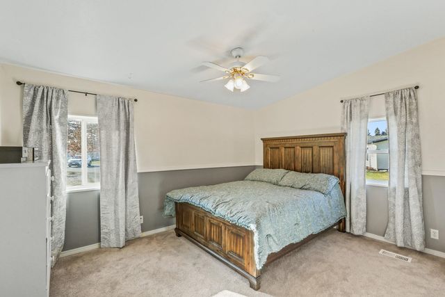 23007 E Sanson Ln, Otis Orchards, WA 99027