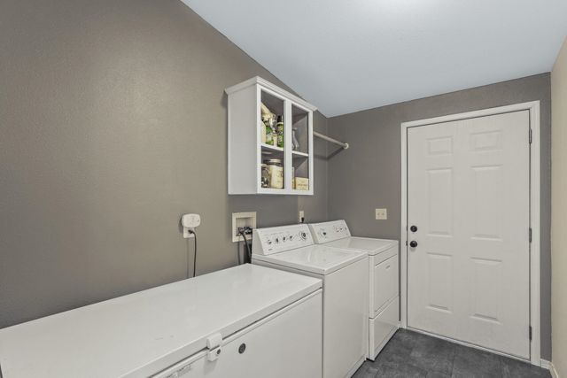 23007 E Sanson Ln, Otis Orchards, WA 99027