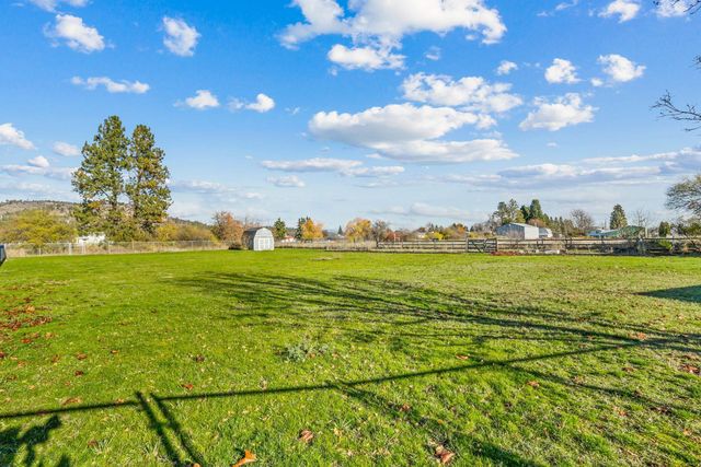 23007 E Sanson Ln, Otis Orchards, WA 99027