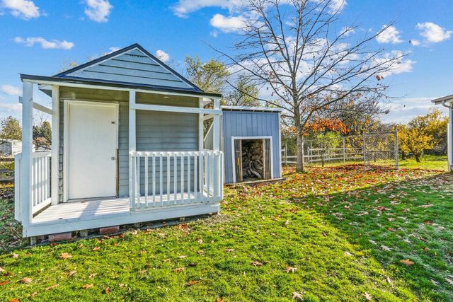 23007 E Sanson Ln, Otis Orchards, WA 99027