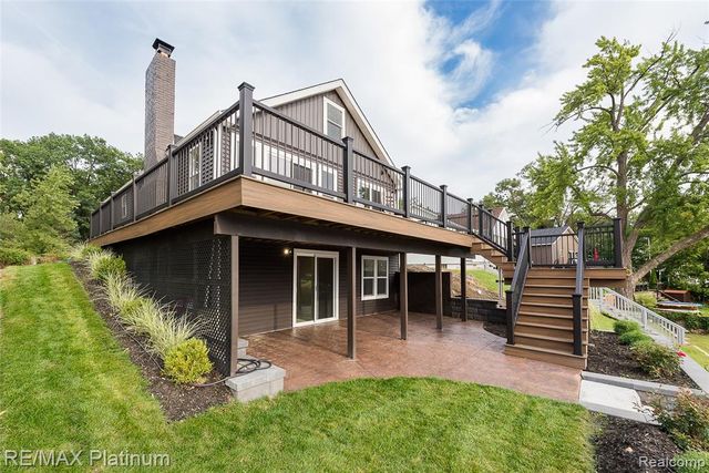 6298 Fonda Lake Drive, Brighton, MI 48116