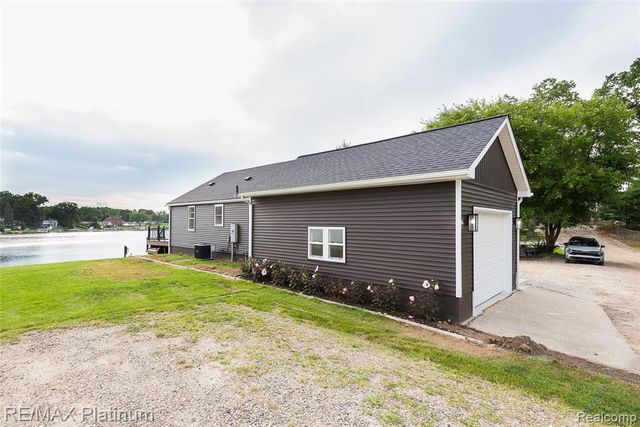6298 Fonda Lake Drive, Brighton, MI 48116