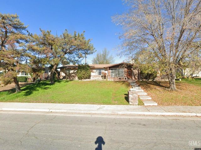 2706 Kaibab Avenue, Bakersfield, CA 93306
