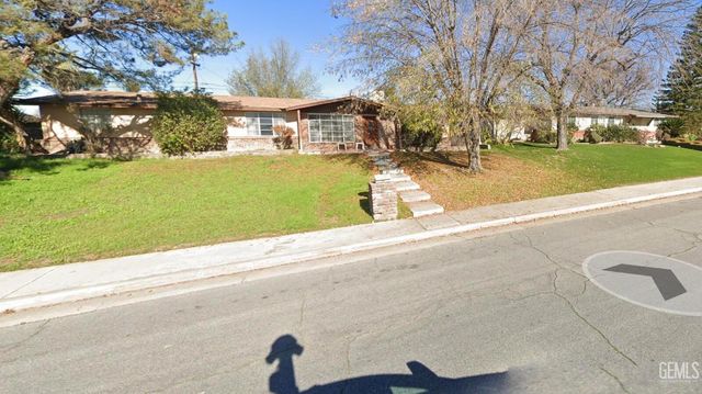 2706 Kaibab Avenue, Bakersfield, CA 93306