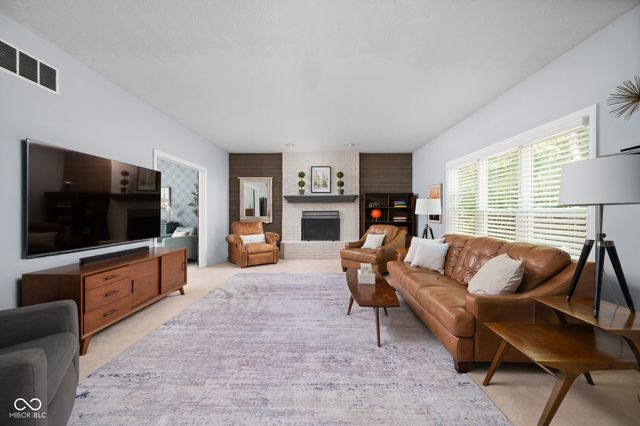 10016 Hickory Ridge Drive, Zionsville, IN 46077
