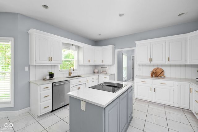 10016 Hickory Ridge Drive, Zionsville, IN 46077