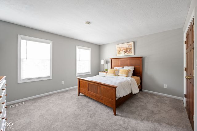 10016 Hickory Ridge Drive, Zionsville, IN 46077