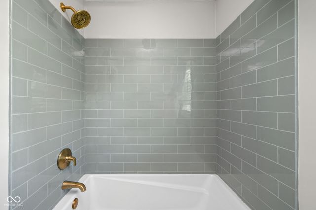 10016 Hickory Ridge Drive, Zionsville, IN 46077