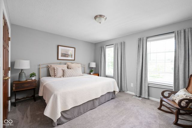 10016 Hickory Ridge Drive, Zionsville, IN 46077