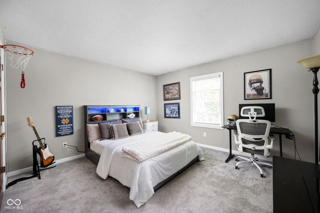 10016 Hickory Ridge Drive, Zionsville, IN 46077