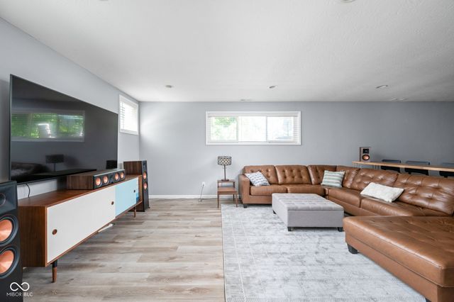 10016 Hickory Ridge Drive, Zionsville, IN 46077
