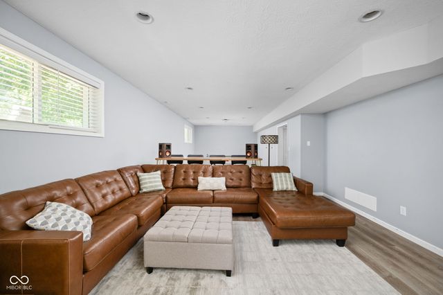 10016 Hickory Ridge Drive, Zionsville, IN 46077