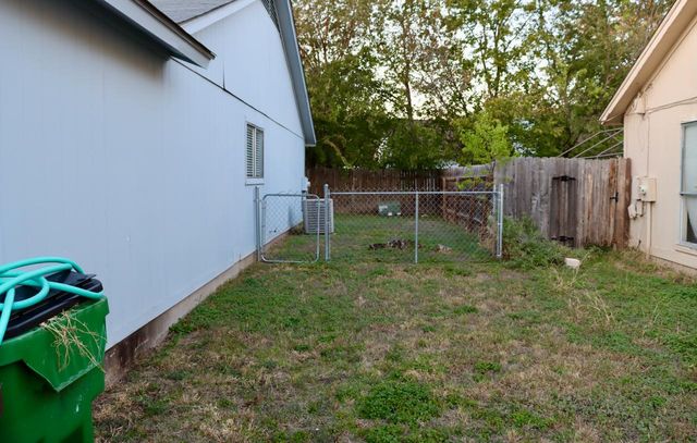 1204 Melbourne LN, Round Rock, TX 78664