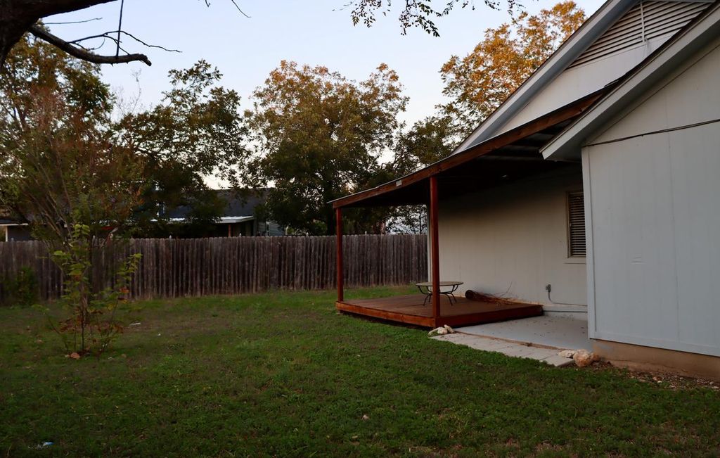 1204 Melbourne LN, Round Rock, TX 78664