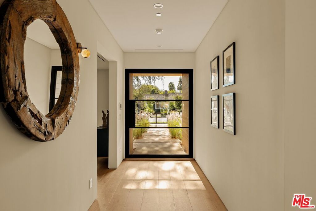 5034 Varna Avenue, Los Angeles, CA 91423 — photo 3