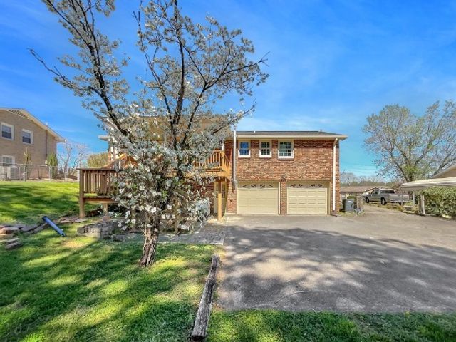 692 Atlanta Dr, Hermitage, TN 37076