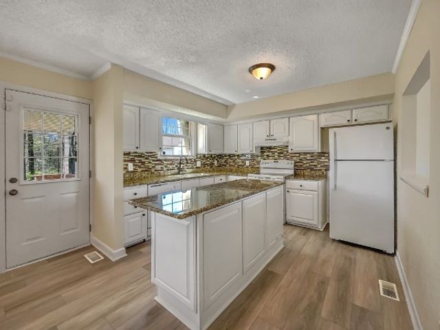 692 Atlanta Dr, Hermitage, TN 37076