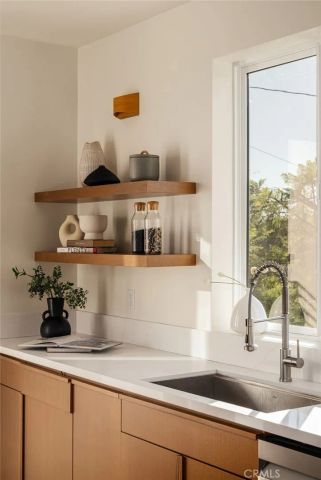 1919 Seigneur Avenue, Los Angeles, CA 90032