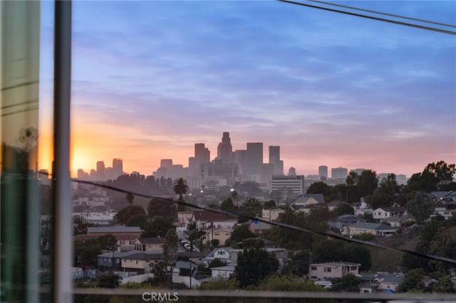 1919 Seigneur Avenue, Los Angeles, CA 90032