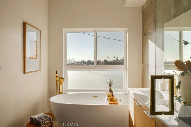 1919 Seigneur Avenue, Los Angeles, CA 90032