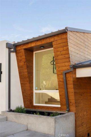 1919 Seigneur Avenue, Los Angeles, CA 90032