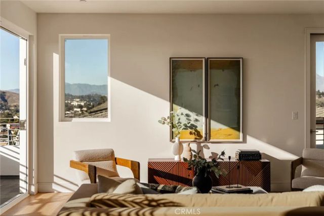 1919 Seigneur Avenue, Los Angeles, CA 90032