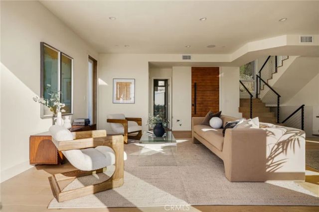 1919 Seigneur Avenue, Los Angeles, CA 90032