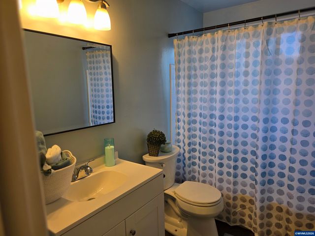 1148 Darlene Av, Springfield, OR 97477