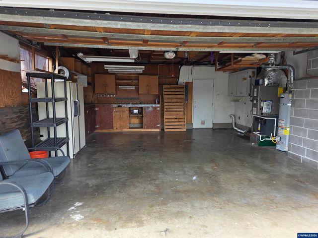 1148 Darlene Av, Springfield, OR 97477