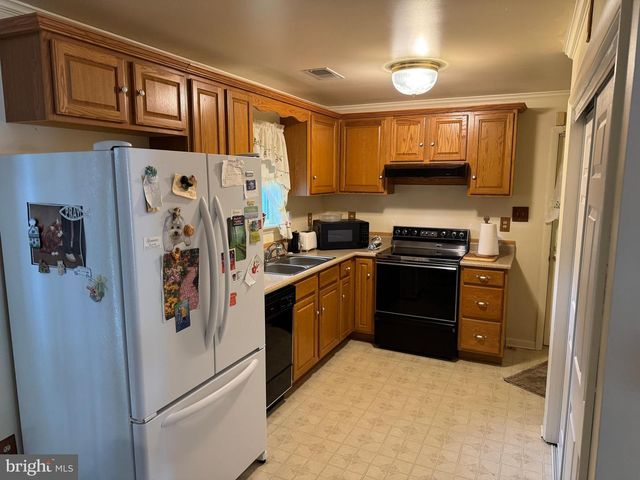 64 STANLEY HAUVER DR, Smithsburg, MD 21783