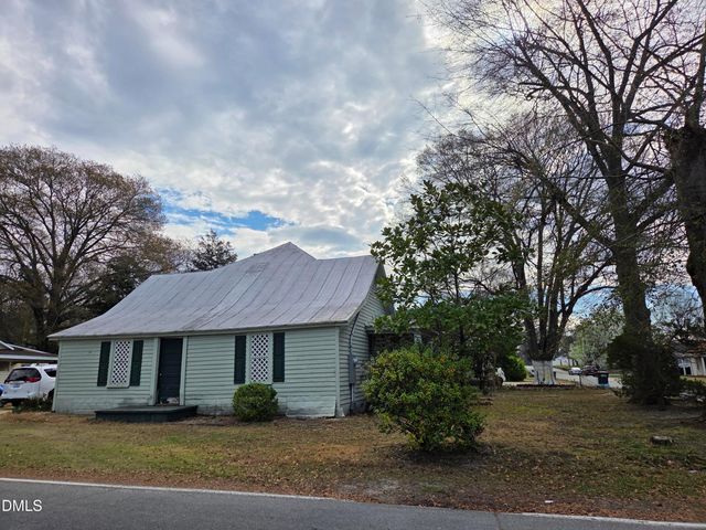 812 W Anderson Street, Selma, NC 27576