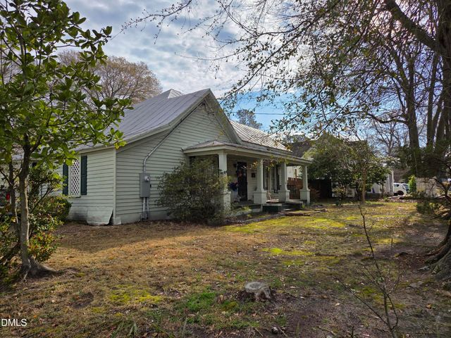 812 W Anderson Street, Selma, NC 27576