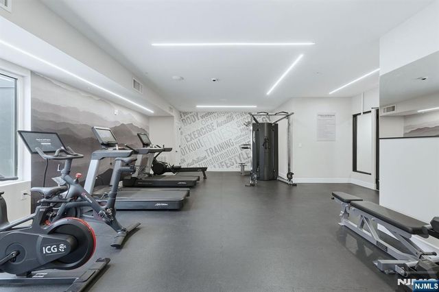 1435 10th Street 401, Fort Lee, NJ 07024