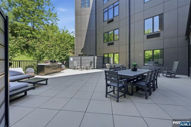 1435 10th Street 401, Fort Lee, NJ 07024