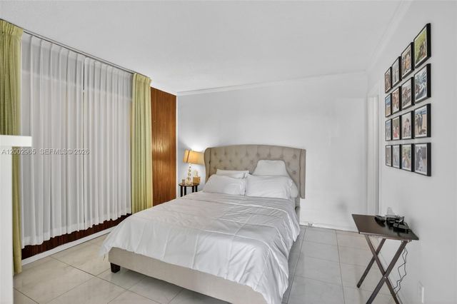 3048 E Sunrise Lakes Dr 221, Sunrise, FL 33322