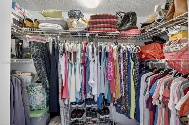 3048 E Sunrise Lakes Dr 221, Sunrise, FL 33322