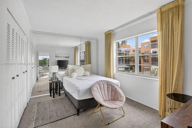 3048 E Sunrise Lakes Dr 221, Sunrise, FL 33322