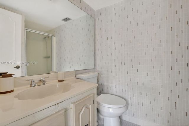 3048 E Sunrise Lakes Dr 221, Sunrise, FL 33322