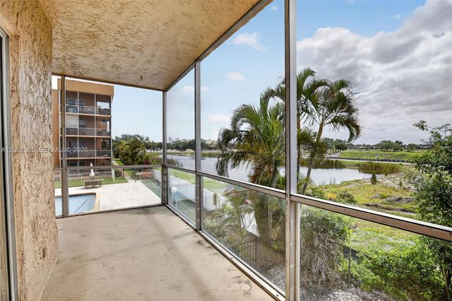 3048 E Sunrise Lakes Dr 221, Sunrise, FL 33322