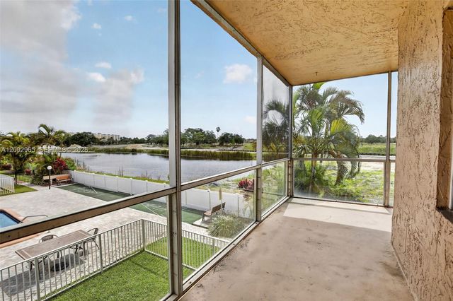 3048 E Sunrise Lakes Dr 221, Sunrise, FL 33322