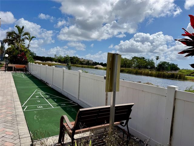 3048 E Sunrise Lakes Dr 221, Sunrise, FL 33322