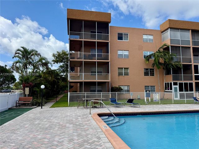 3048 E Sunrise Lakes Dr 221, Sunrise, FL 33322