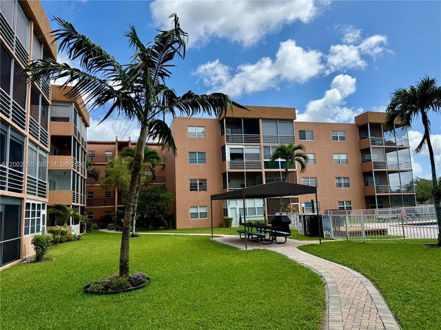 3048 E Sunrise Lakes Dr 221, Sunrise, FL 33322
