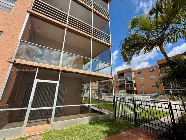 3048 E Sunrise Lakes Dr 221, Sunrise, FL 33322