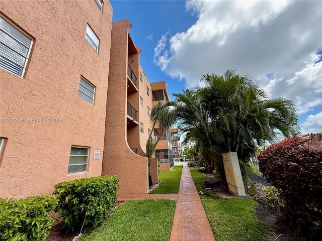 3048 E Sunrise Lakes Dr 221, Sunrise, FL 33322