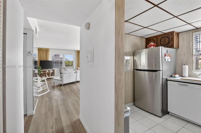 3048 E Sunrise Lakes Dr 221, Sunrise, FL 33322