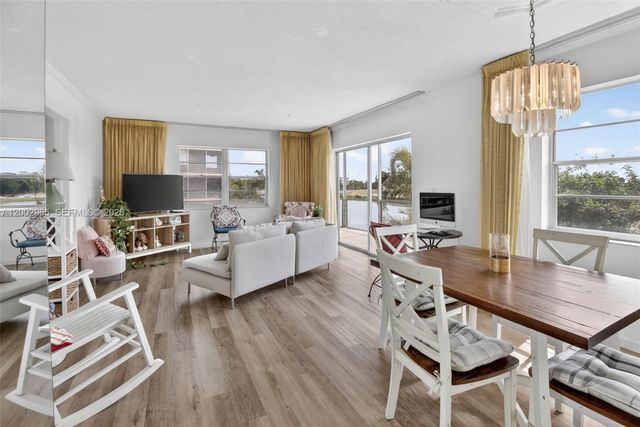 3048 E Sunrise Lakes Dr 221, Sunrise, FL 33322