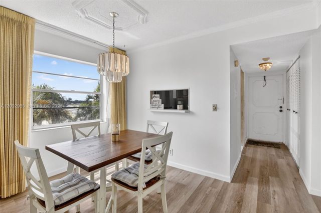 3048 E Sunrise Lakes Dr 221, Sunrise, FL 33322